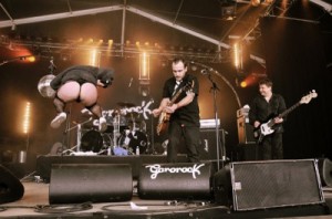 Opium-Du-Peuple-005-400x265