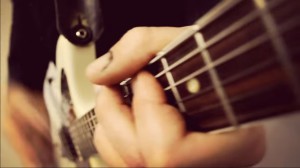 MADJIVE, "Same bone" sur Longueur d'Ondes