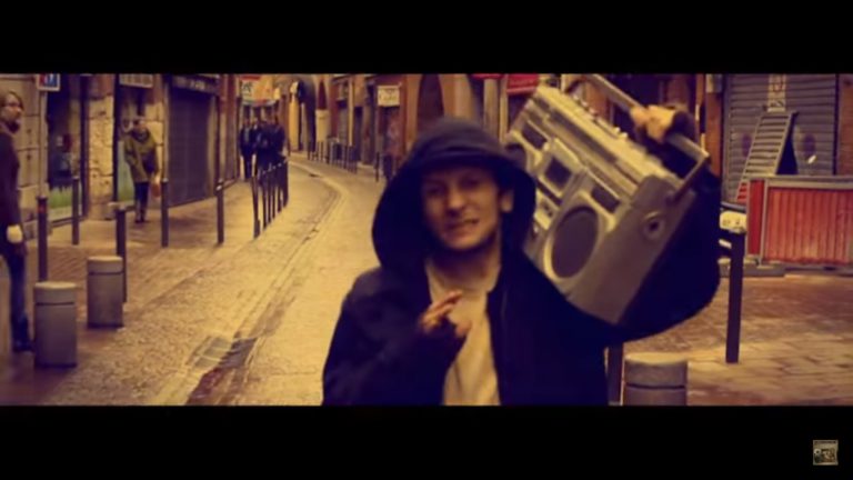 SCARECROW, "The Well" sur Longueur d'Ondes