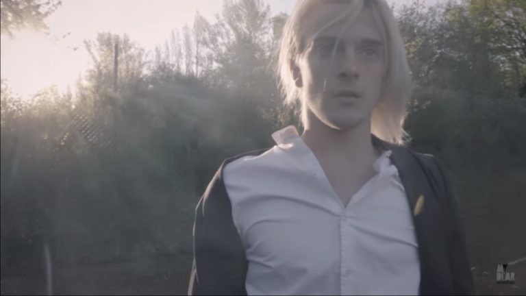PAMELA HUTE, "GunShot" sur Longueur d'Ondes