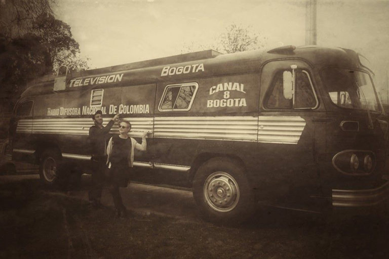 6-radio-Bogota- Catfish report sur Longueur d'Ondes