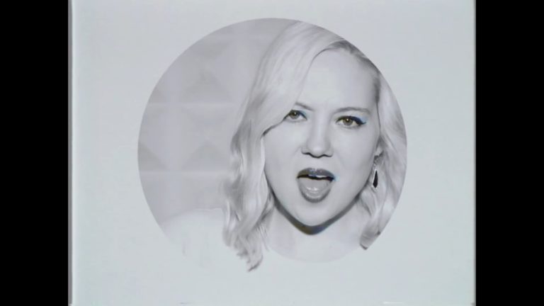 MOTHER OF TWO, "Colorblind" sur Longueur d'Ondes