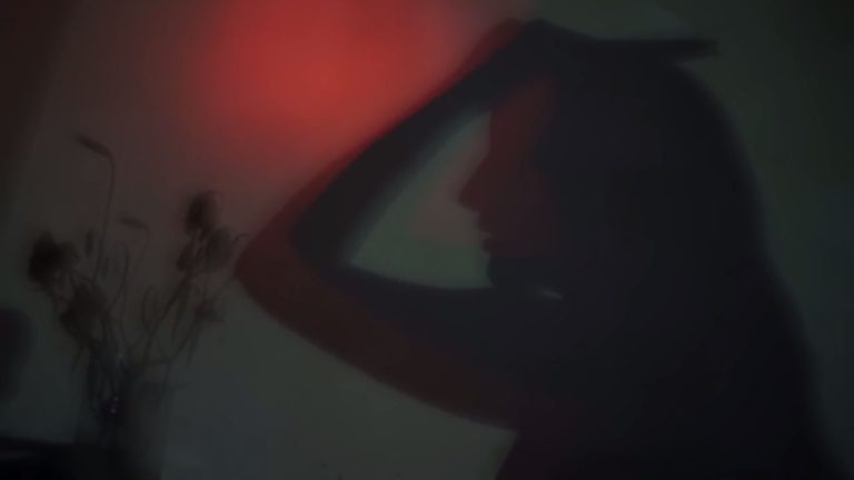 Timber Timbre, le clip “Velvet Gloves & Spit” sur Longueur d'Ondes