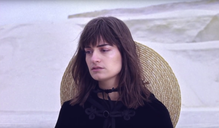 Clara Luciani, “Pleure Clara, pleure” sur Longueur d'Ondes