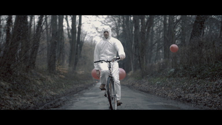Yona Soon, le clip “Label” en exclu sur Longueur d'Ondes