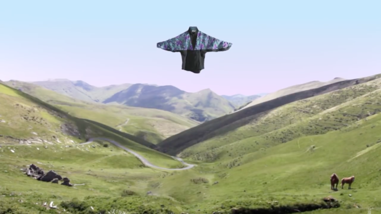 Petit Fantome, son clip “Ma naissance” sur Longueur d'Ondes