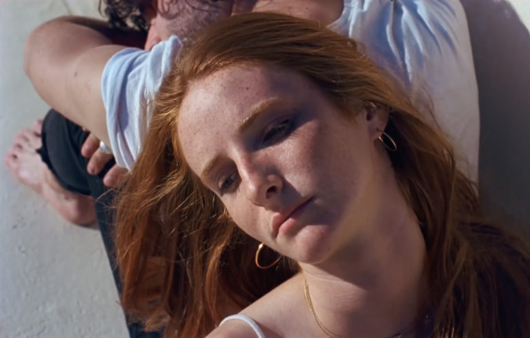 Foe, son clip “Bouquet de pleurs” sur Longueur d'Ondes