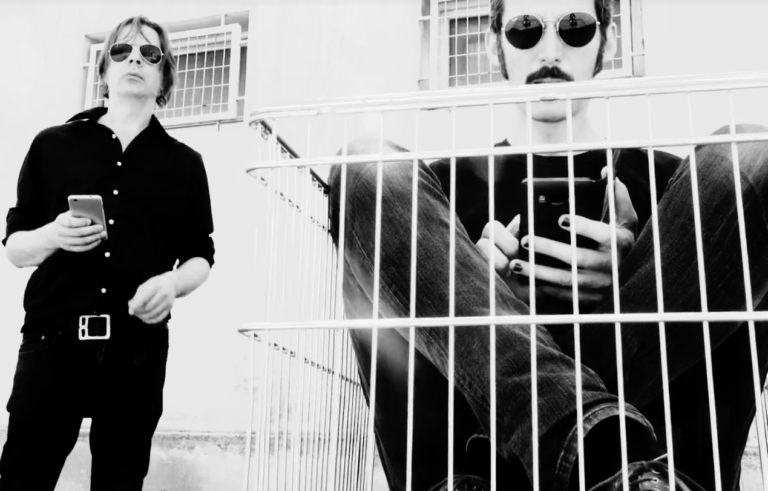We insist!, leur clip “Digital fingers only” sur Longueur d'Ondes