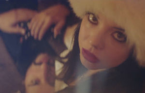 Feu! Chatterton, leur clip “L'ivresse” sur Longueur d'Ondes