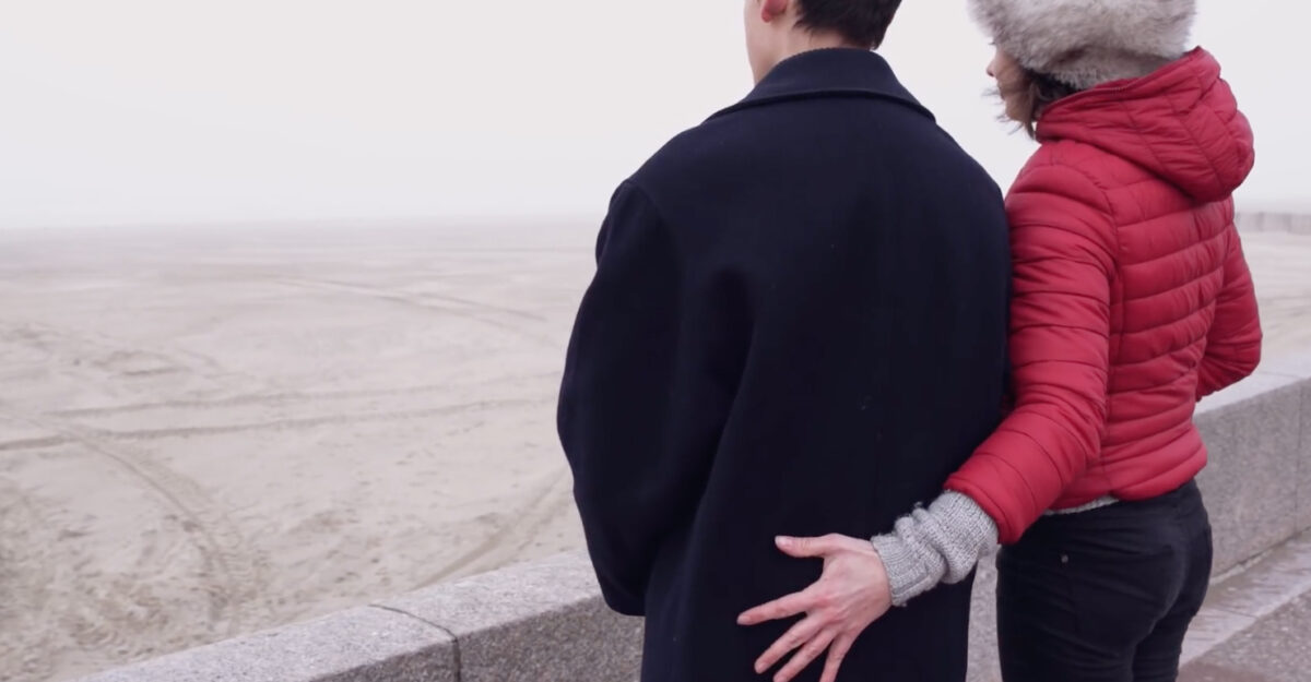 Adelys, son clip “Donne moi” sur Longueur d Ondes