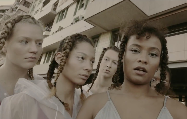 Danitsa, son clip “Hoover” sur Longueur d'Ondes