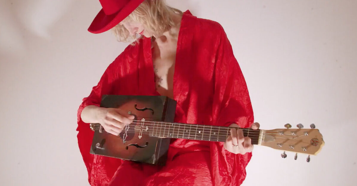 France de Griessen, son clip “A taste of you” en EXCLU Longueur d'Ondes