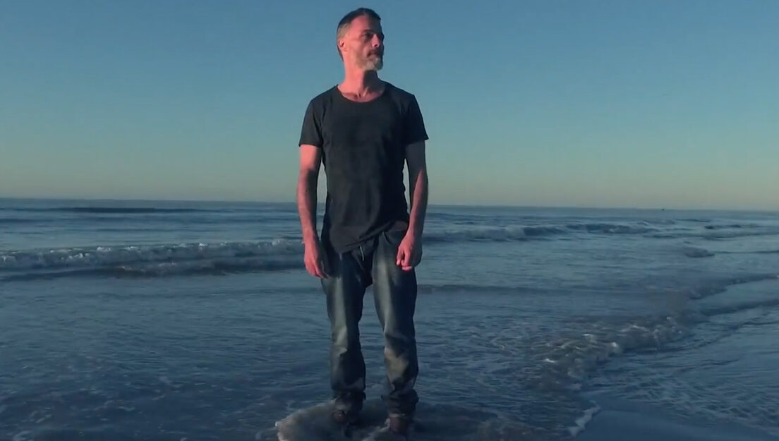 Oaks, leur clip “Le Japon dans ma chambre” en Exclu Longueur d'Ondes