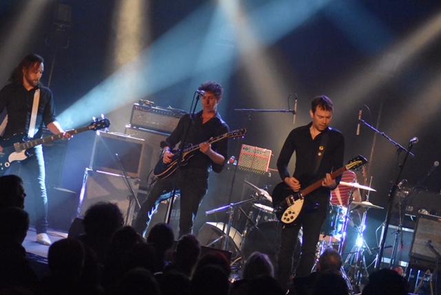 Pleasures, leur album Feel it Rise sur Longueur d'Ondes