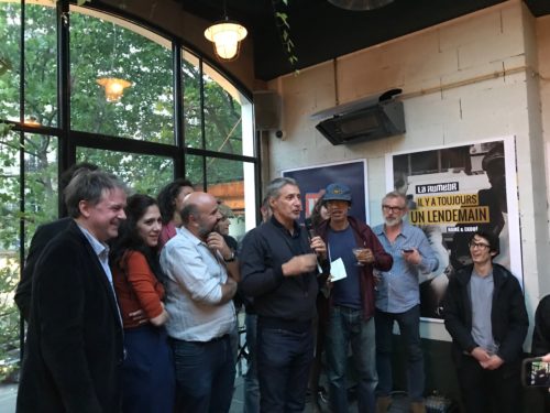Le jury du Prix Barbès avec le lauréat présidé par Antoine de Caunes