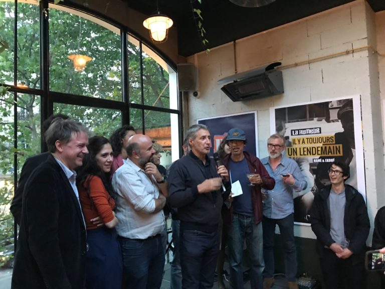 Le jury du Prix Barbès avec le lauréat présidé par Antoine de Caunes