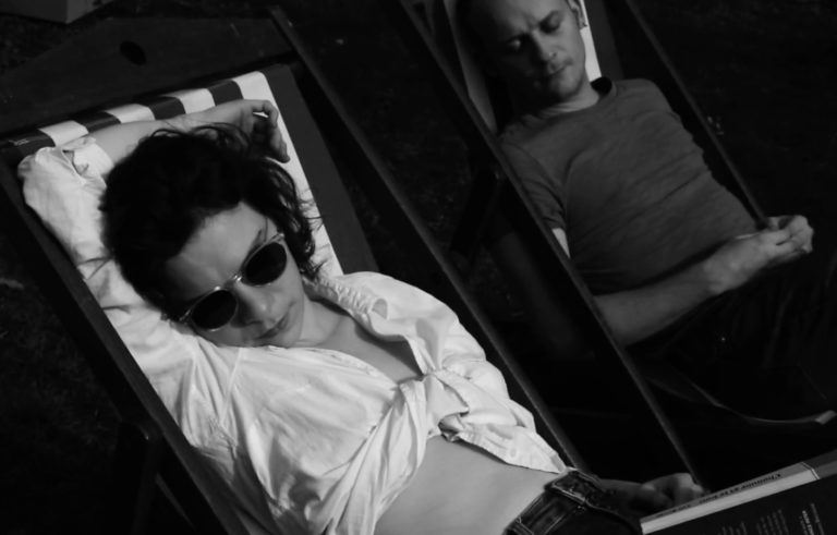 Celine Ollivier, son clip “Tes levres sur mon front” sur Longueur d'Ondes