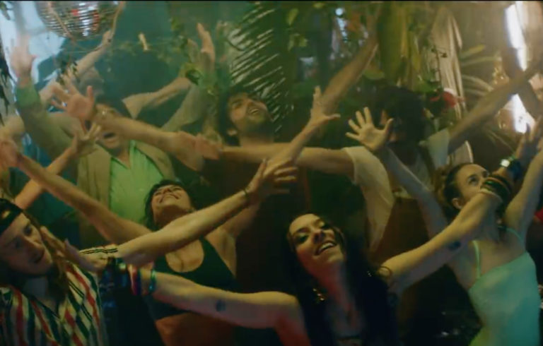 Minuit, leur clip “Paris tropical” sur Longueur d'Ondes