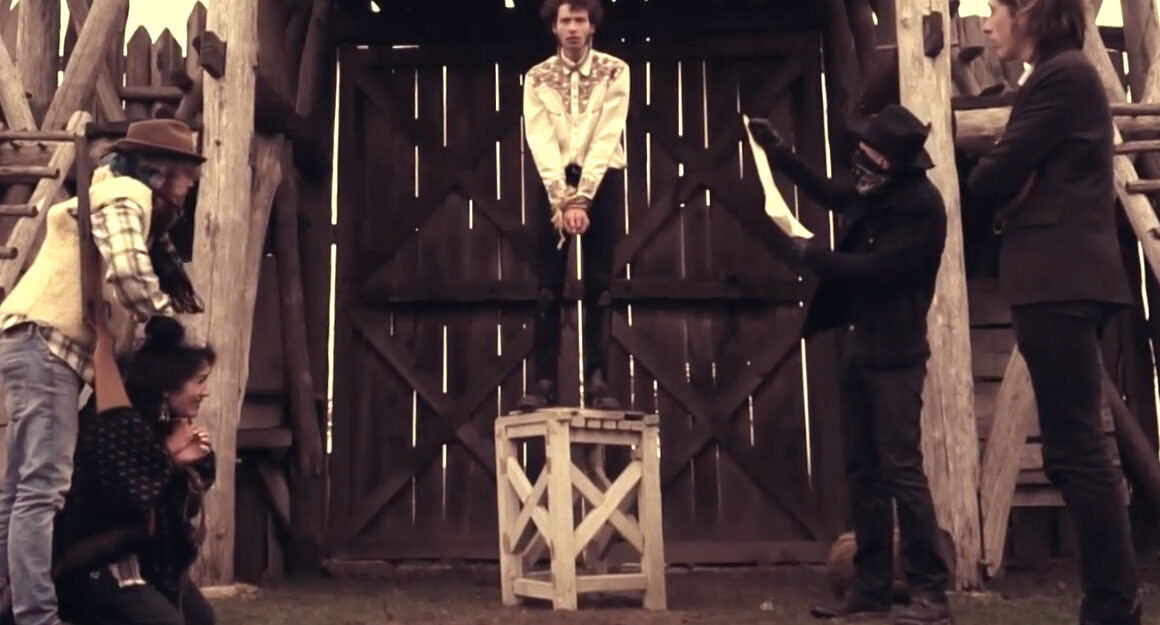 Ali Danel, son clip “A cheval sur le monde reve sauvage” en EXCLU sur Longueur d'Ondes