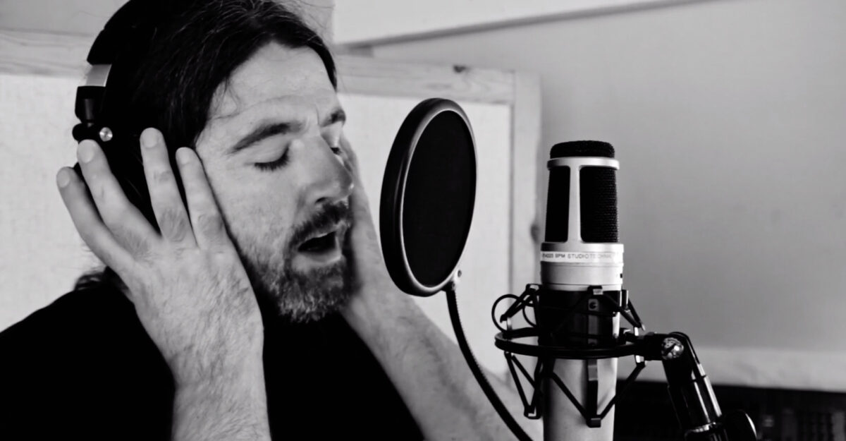 Brieg Guerveno, son clip “Petra zo bet?” en EXCLU sur Longueur d'Ondes