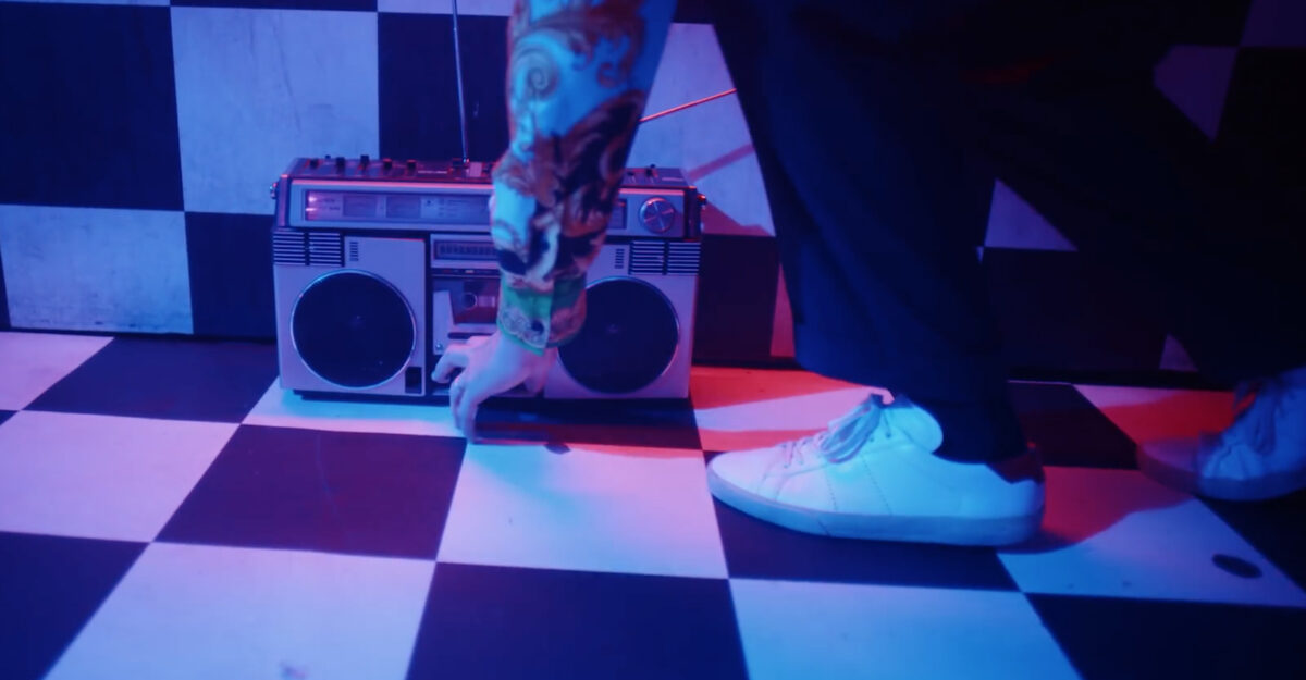 Aaron, leur clip “The flame” sur Longueur d'Ondes