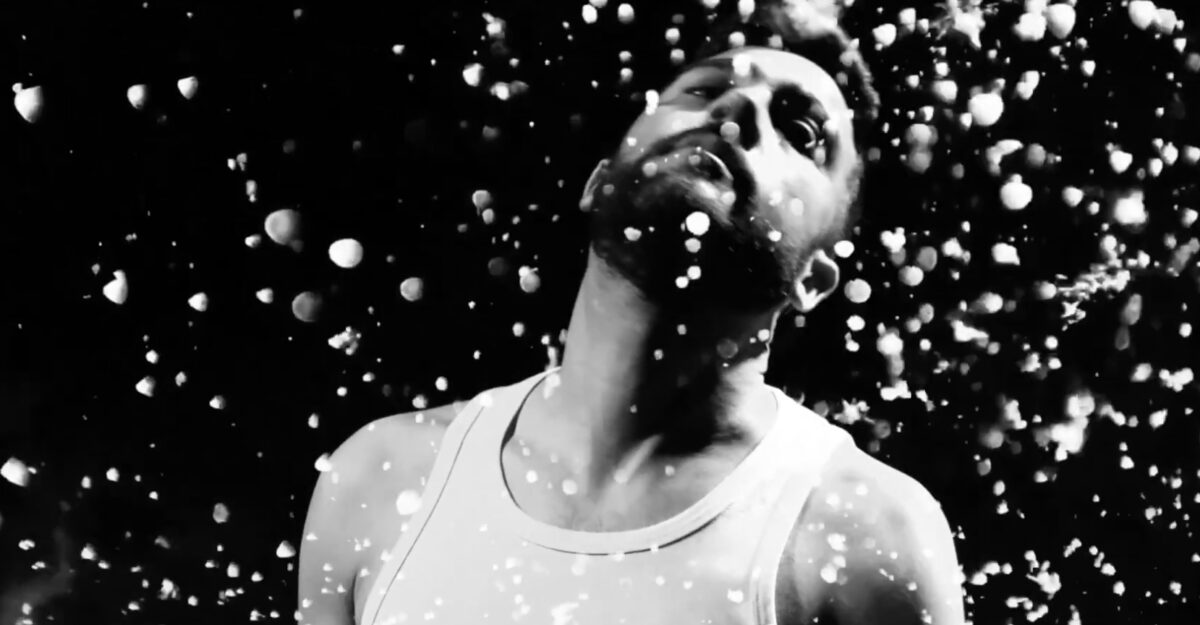 YN, leur clip “RéVOLution” sur Longueur d'Ondes