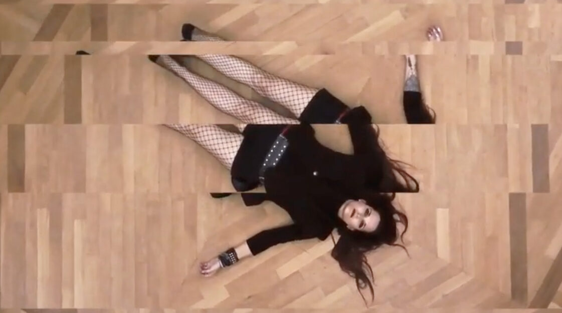 Jewly, son clip “Ready to” sur Longueur d'Ondes
