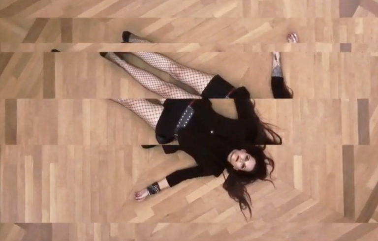 Jewly, son clip “Ready to” sur Longueur d'Ondes