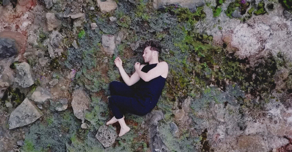 Sacha Bernardson, son clip “Mud” en EXCLU sur Longueur d'Ondes