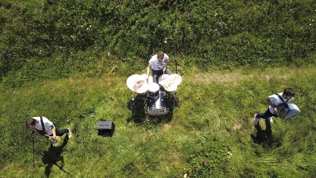 Brake The Clock, leur clip “Pale faces” sur Longueur d’Ondes