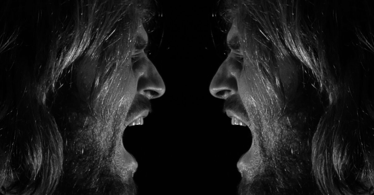 Lewis, son clip “Inside the day” en EXCLU sur Longueur d'Ondes