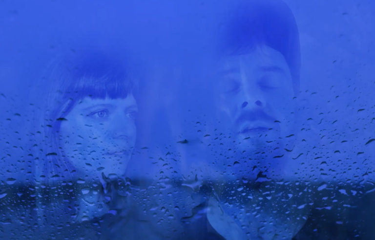 MIEGEVILLE, son clip “La baleine bleue” sur Longueur d'Ondes