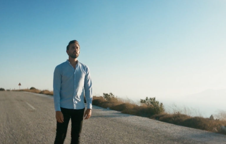 TÉO M, son clip “Rêves noyés” en EXCLU sur Longueur d'Ondes