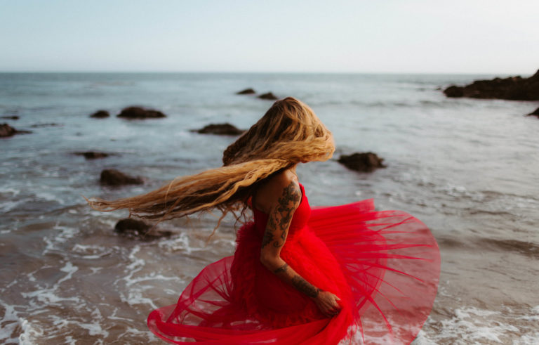 Chloé Trujillo, son clip “Tide” en EXCLU sur Longueur d'Ondes