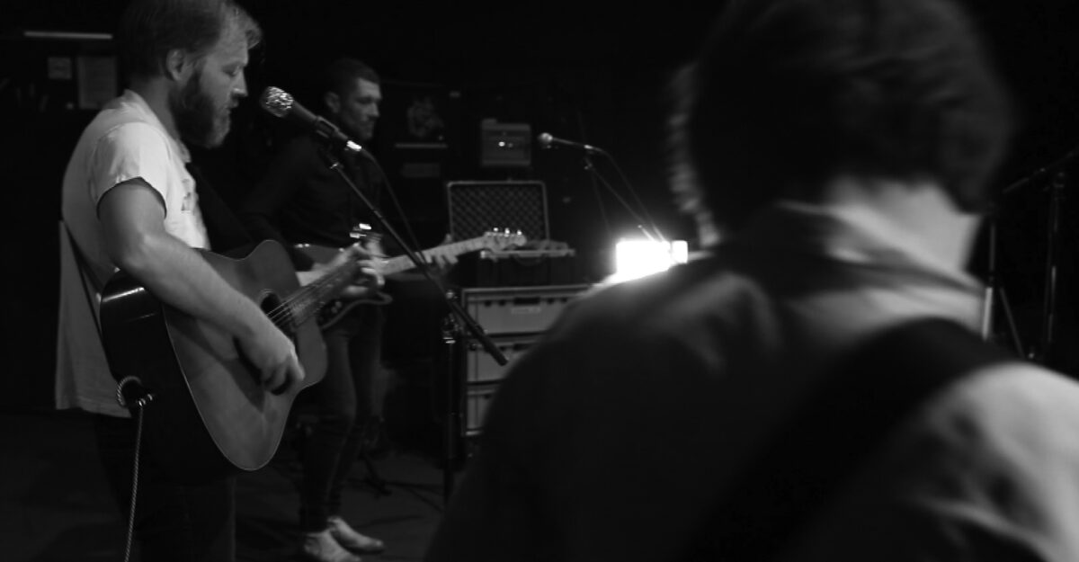 (Thisis) Redeye, leur clip “Lay me down” en EXCLU sur Longueur d'Ondes