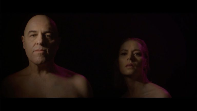 Fredrika Stahl, son clip “Finalement la nuit” sur Longueur d’Ondes