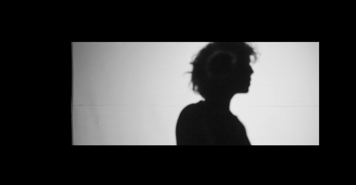 Margo Corto, son clip “Inside” en EXCLU sur Longueur d'Ondes