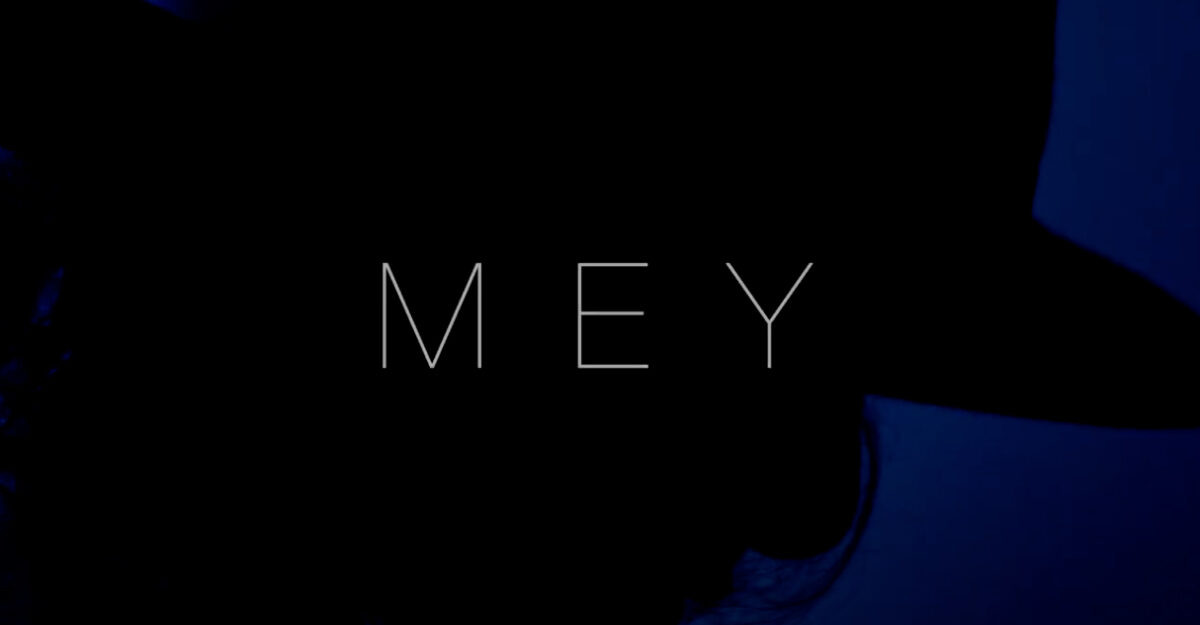 Mey, son clip “Hands” en EXCLU sur Longueur d'Ondes