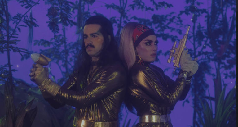 Les Deuxluxe, leur clip Vacances Everest sur Longueur d'Ondes