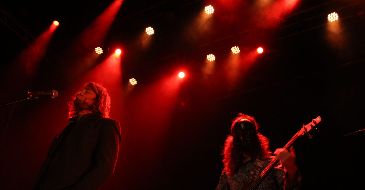 Lewis, son clip “Full performance” en EXCLU sur Longueur d'Ondes