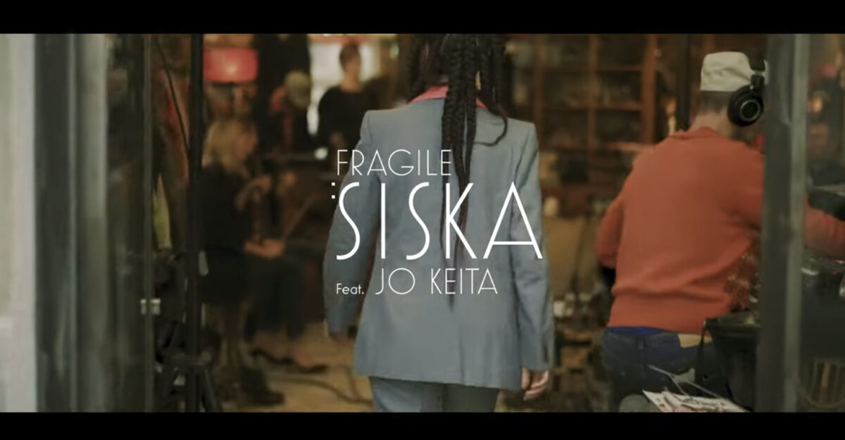 Siska, son clip "Fragile" feat. Jo.Keita est sur Longueur d'Ondes