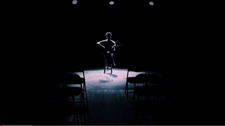 Rodrigue, son clip "Qu'ils (c)rêvent" sur Longueur d'Ondes