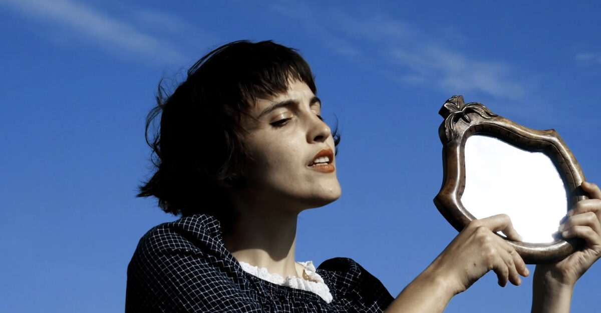 Dana Gavanski, son clip "Indigo Highway" est sur Longueur d'Ondes