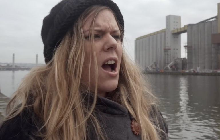 Melissmell, son clip “Bérézina” sur Longueur d'Ondes