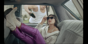 Amouë, son clip "Billy" est sur Longueur d'Ondes