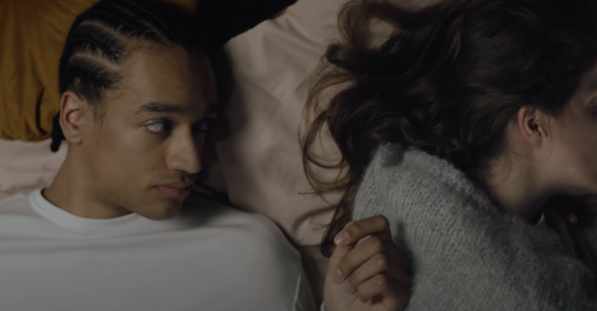 Carole Pelé, son clip ”Les main dansent" sur Longueur d'Ondes