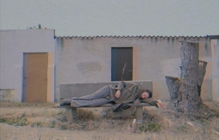 Milos Asian, son clip “Out in the cold” en EXCLU sur Longueur d'Ondes